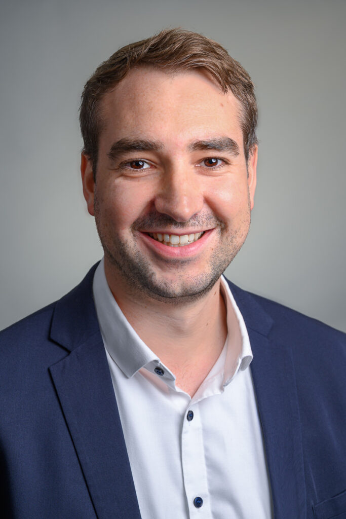 Businessportrait im Fotostudio Donauwörth – Bewerbungsbild von Tobias