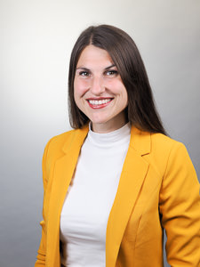 Business Portrait Donauwörth mit rotem Blazer – professionelles Bewerbungsfoto