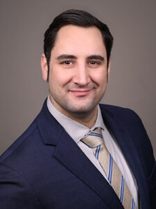 Professionelles Business-Portrait eines Mannes im blauen Anzug, aufgenommen im Fotostudio in Donauwörth